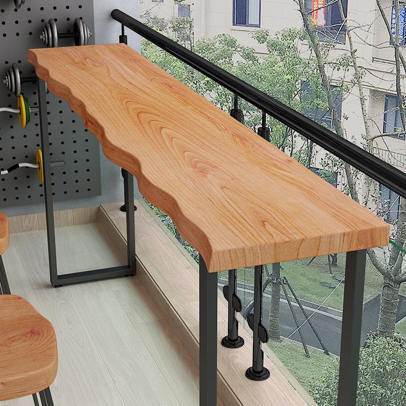 Moderne bar eettafel indoor rechthoek houten balk tafel metalen basis in bruin
