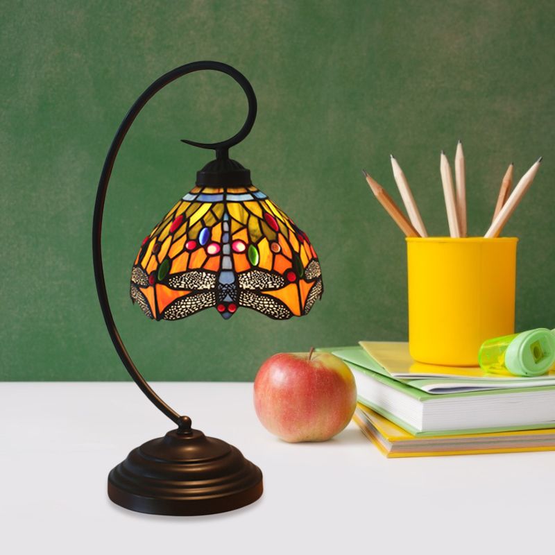 Luminación de escritorio de vidrio cortado con libélula victoriana 1 lámpara de color naranja/verde claro con brazo curvo para dormitorio