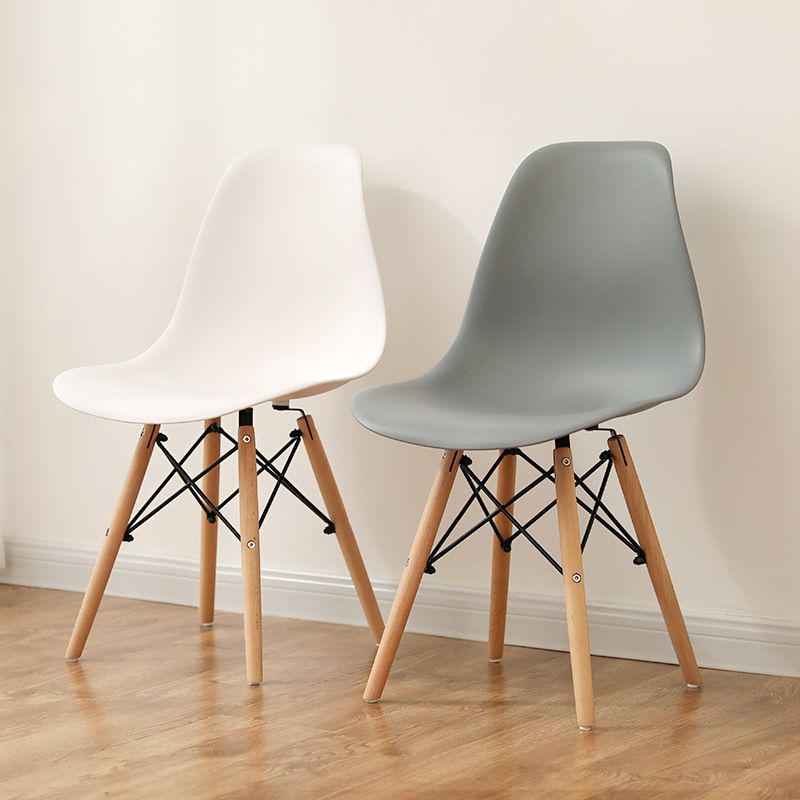 Chaises de cuisine de style contemporain pour manger des chaises latérales sans bras avec des jambes en bois