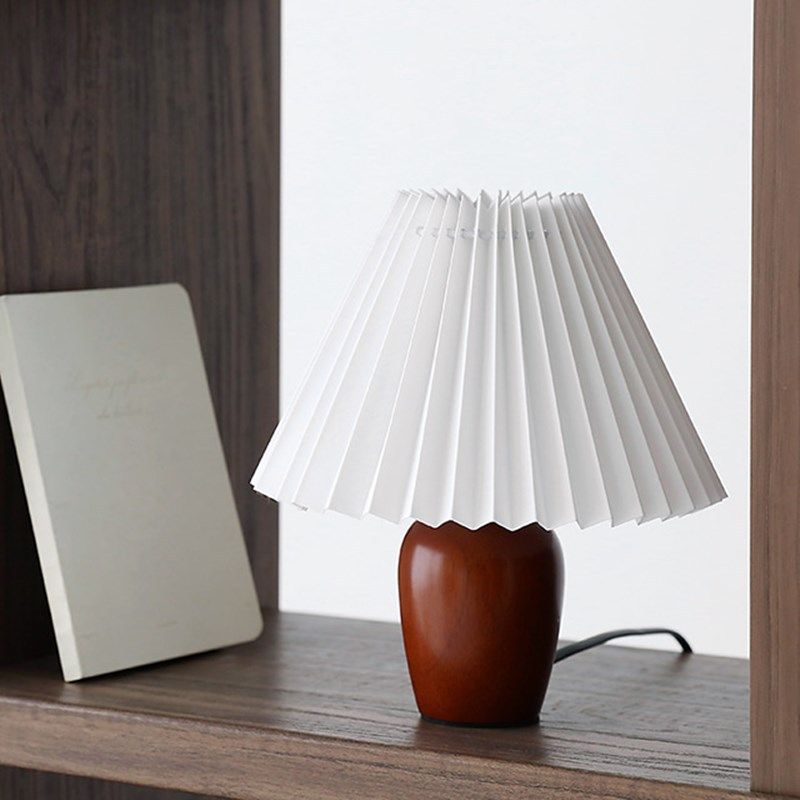 Contemporary Style Desk Lighting Fixture Creative Fabric Desk Lamp for Bedroom