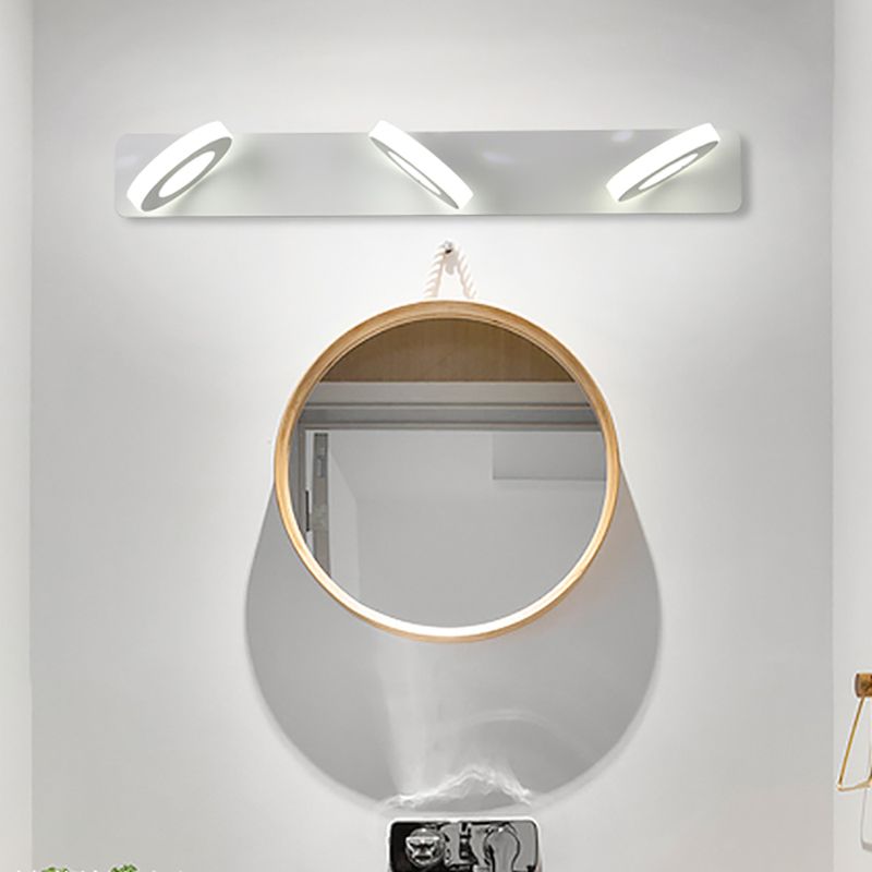 Luz de tocador blanco Modern 3 luces Mirror LED Luz frontal con sombra acrílica para el baño