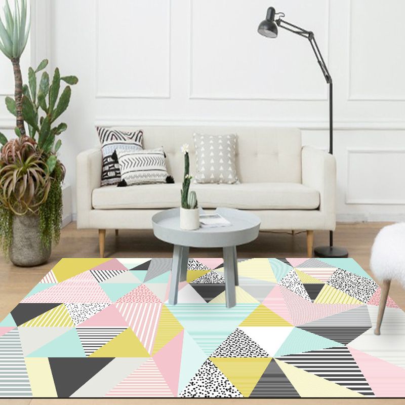 Bohemian Style Geometric Patterned Rug Multi-Colored Polypropylene Rug Anti-Slip Backing Pet Friendly Washable Rug for Home