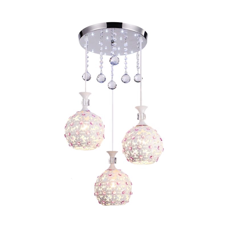 Pendule de fleur blanc avec conception de balle Contemporain Prède en cluster en fer à 3 têtes avec gouttelettes en cristal