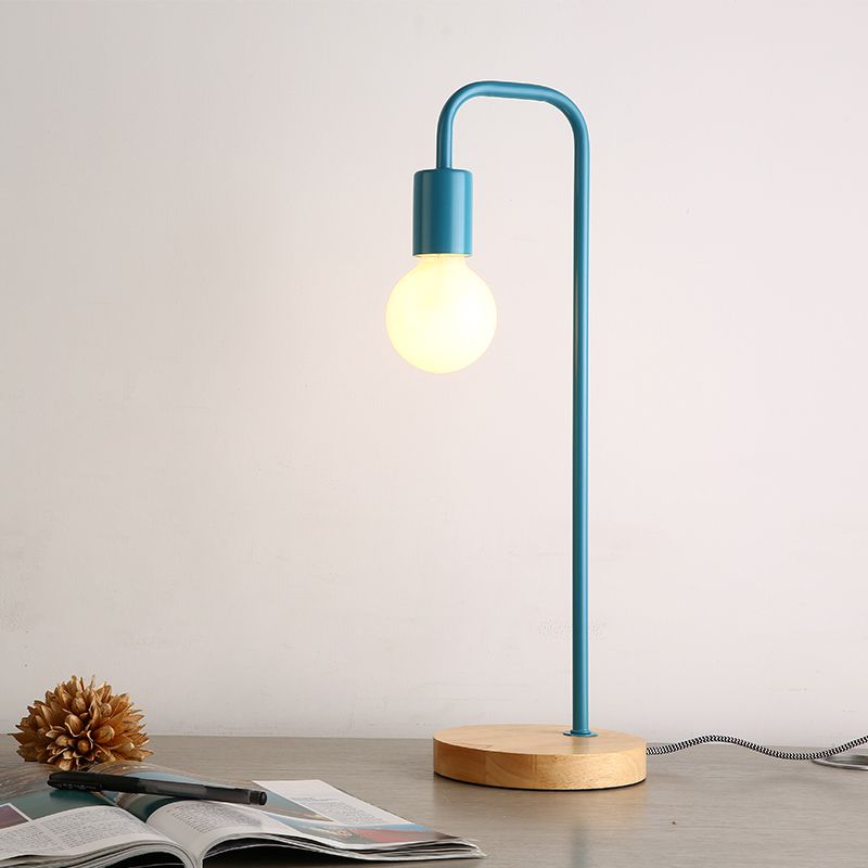 Dormitory Bare Shade Desk Light Metal 1 tête lampe de bureau de style simple avec cordon de plug-in