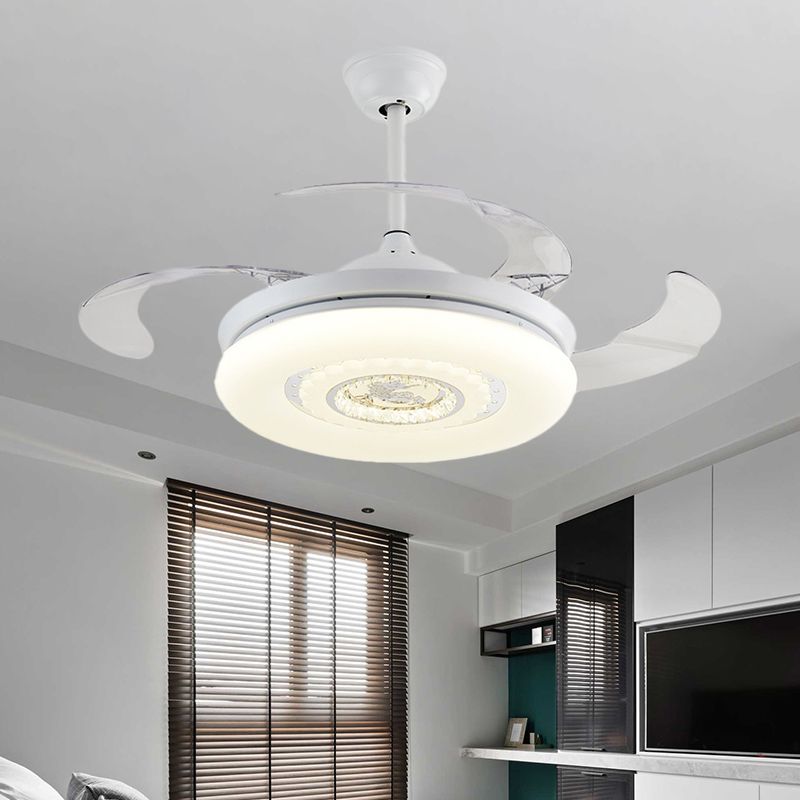 Bruin/wit/gouden ronde semi -spoelige Noordse stijl 42,5 "W LED Acrylhangende ventilatorverlichting met 4 messen