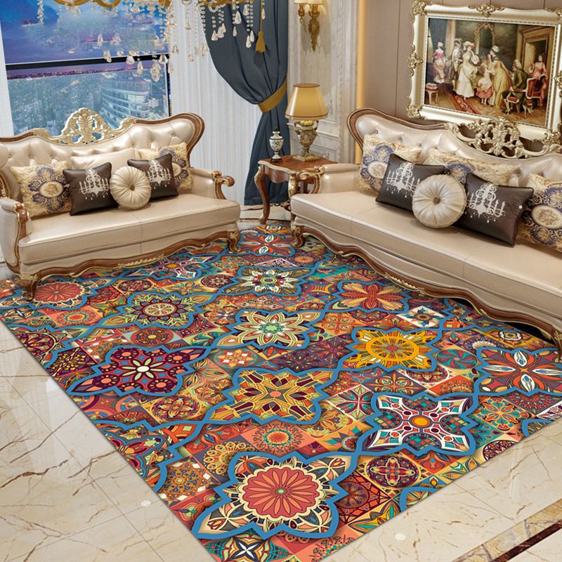 Red Tone Ethnic Floral Print Rug Polyester Retro Carpet Anti-Slip Backing Indoor Rug for Home Decor