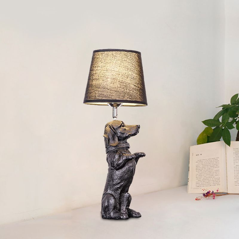 Sitting/Standing Dog Night Table Light Creative Resin 1 Head Black Table Lighting with Barrel Fabric Shade for Bedroom