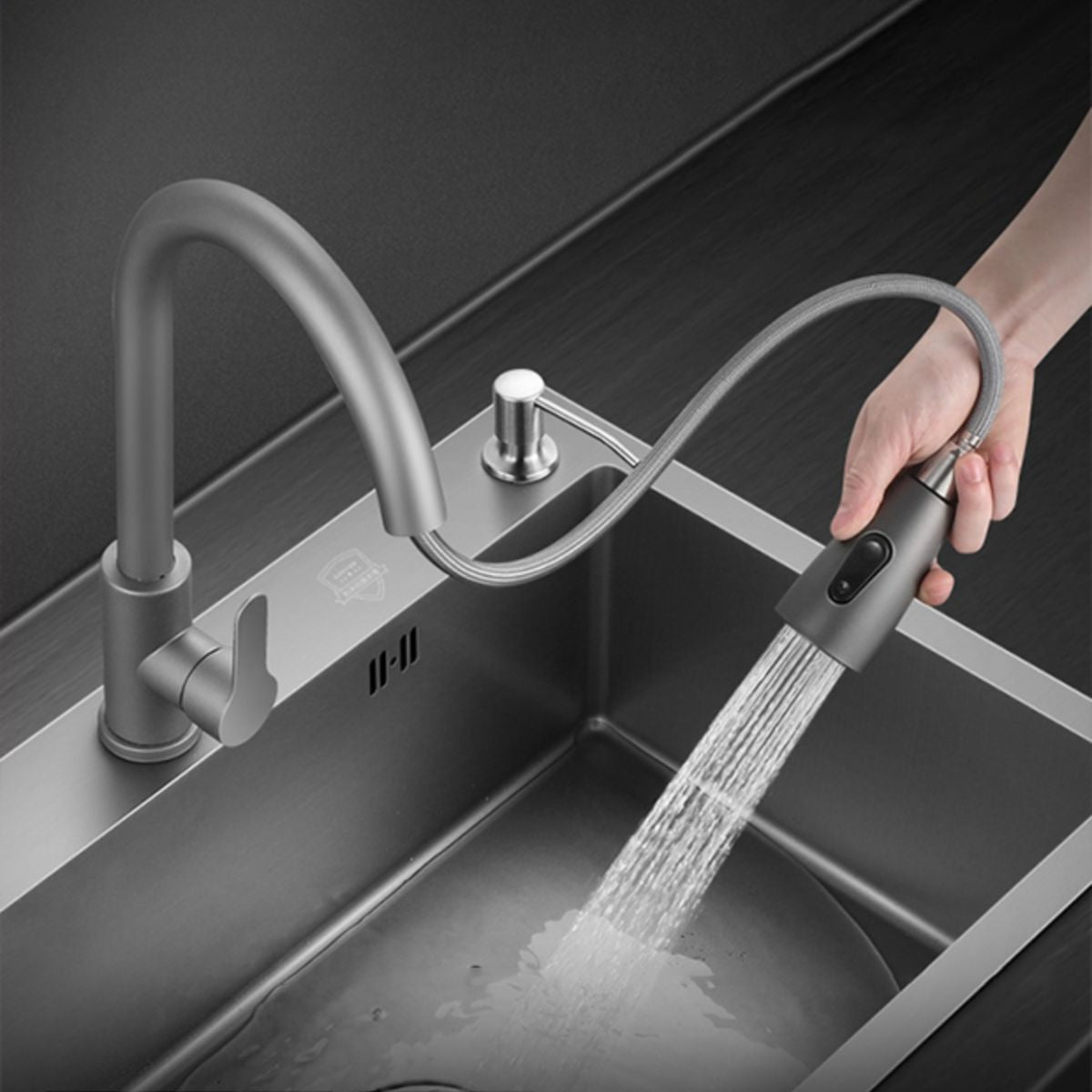 Modern Style Kitchen Sink Stainless Steel Kitchen Sink with Drain Strainer Kit