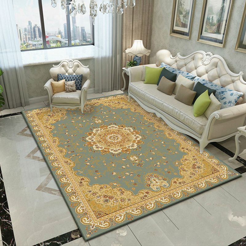 Beige Retro Carpet Polyester Graphic Carpet Non-Slip Backing Carpet for Living Room