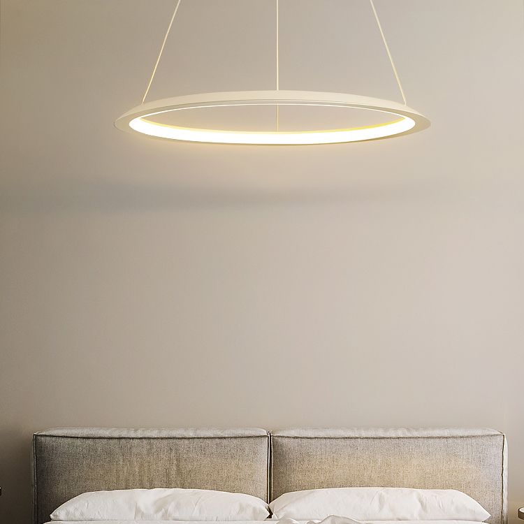 Metal Round Shape Flush Ceiling Light Modern Style 1 Light Flush Mount Lighting Fixtures