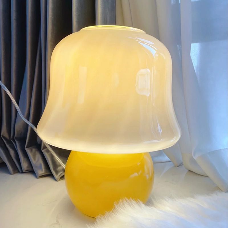 One-Bulb Table Light Modern Glazed Glass Yellow Mushroom Desk Lamp for Bedroom Living Room