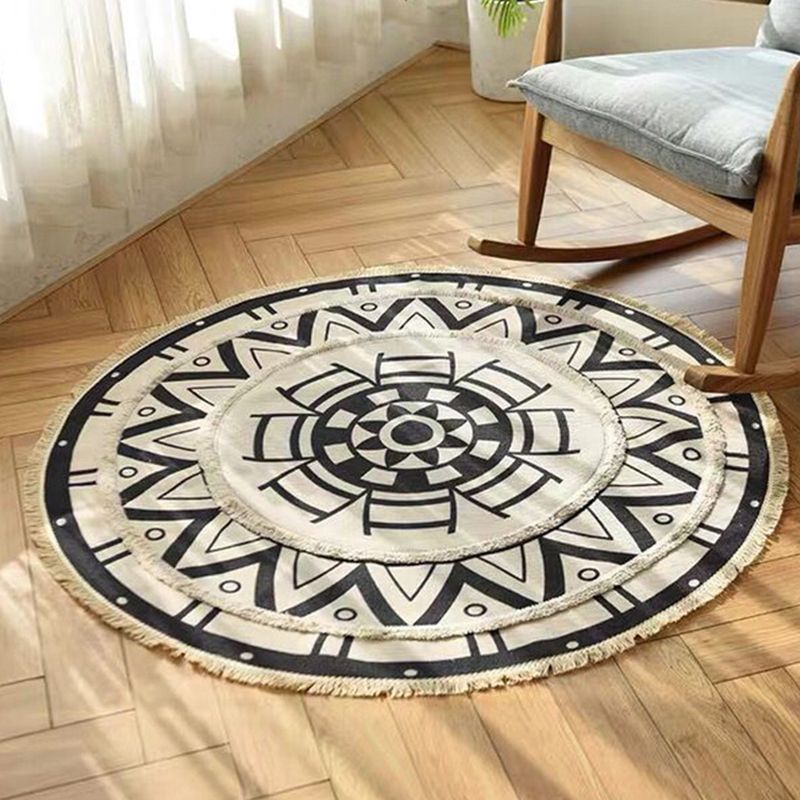 Creative Graphic Design Rug Aesthetic Round Carpet with Fringe Cotton Blend Rug for Home Decor