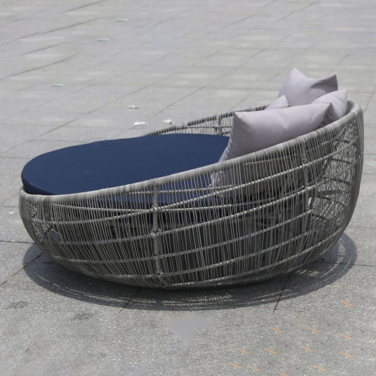 Round Metal Frame Patio Sofa Modern Outdoor Patio Sofa with Cushion