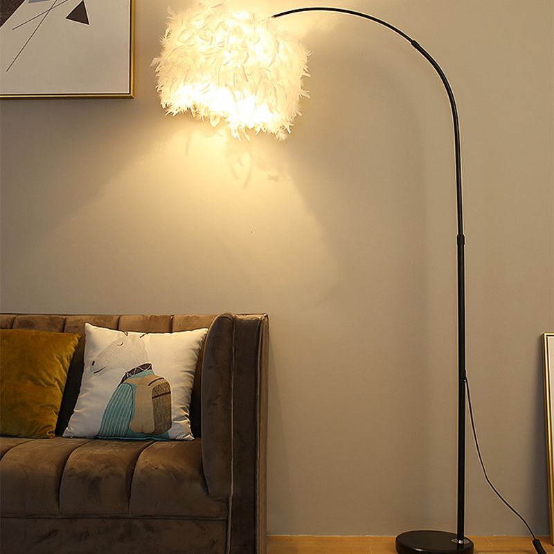 Drum Shaped Feather Standing Lamp Nordic 1-Bulb Black/White Gooseneck Floor Light with/without Tray