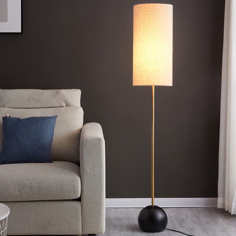 1-Licht-Wohnzimmer Stehstrost Lampe Minimalismus Flaxen/Beige stehen Licht mit zylindrischem Stoffschatten