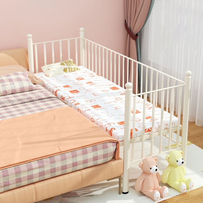 Contemporary Bed Metal No Theme Guardrail Standard Bed with Footboard