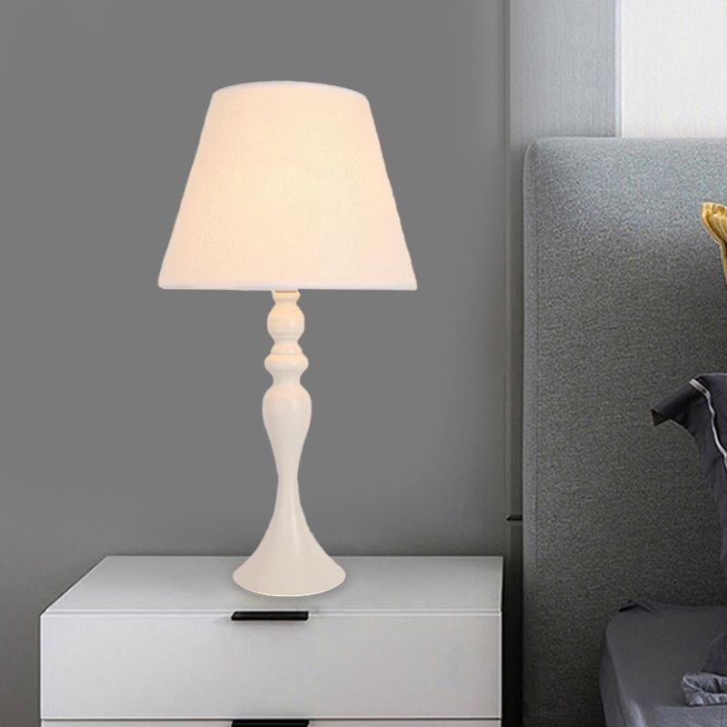 Retro Style Conic Table Light 1-Head Fabric Night Lamp with Baluster Base in White/Black