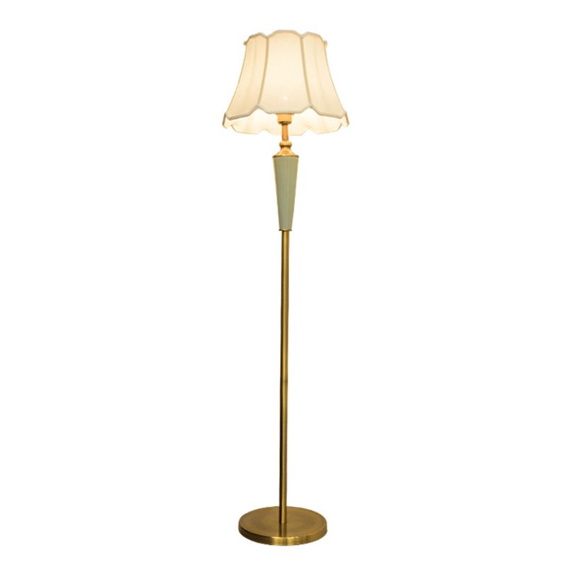 1��Head Stand Up Lamp Classic Tapered Shade Fabric Floor Lighting in Gold for Living Room