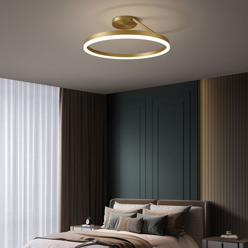 Metal Round Shade Flush Ceiling Light Modern Style 1 Light Flush Mount Fixture in Gold