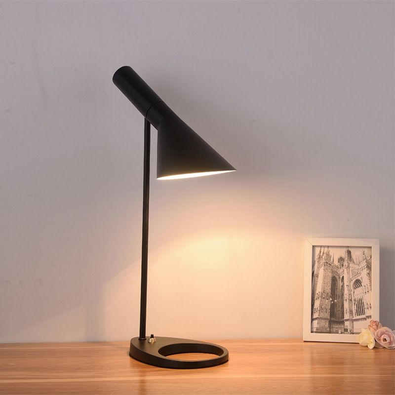 1 Bulb Bedside Task Lighting Modern Black Night Table Lamp with Flared Metal Shade