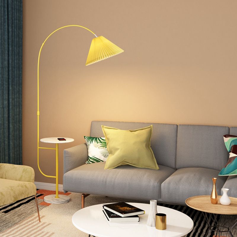 Modern Metal Floor Reading Lamp Conic 1-Light Floor Light with Desktop for Bedroom