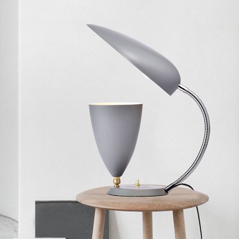 Eisen scharfe Zungen- und Kegeltisch -Leuchtstoff -Moderne -LED -Lesenlampe in Weiß/Schwarz/Grau mit einstellbarem Arm