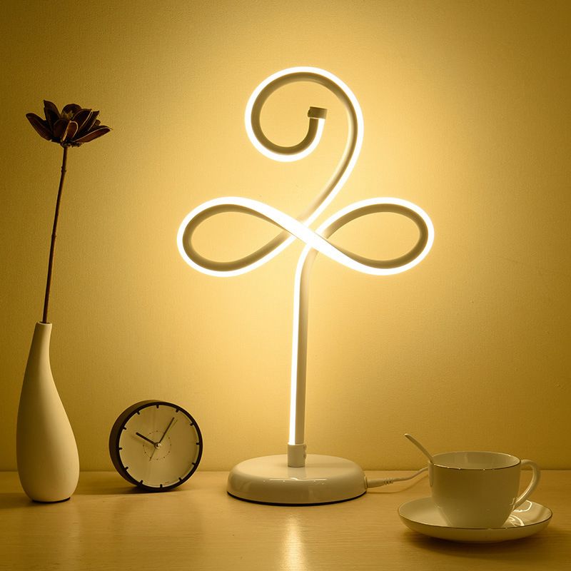 Metallic Clover-Like Night Table Light Simple Style LED Task Lamp in White for Sleeping Room