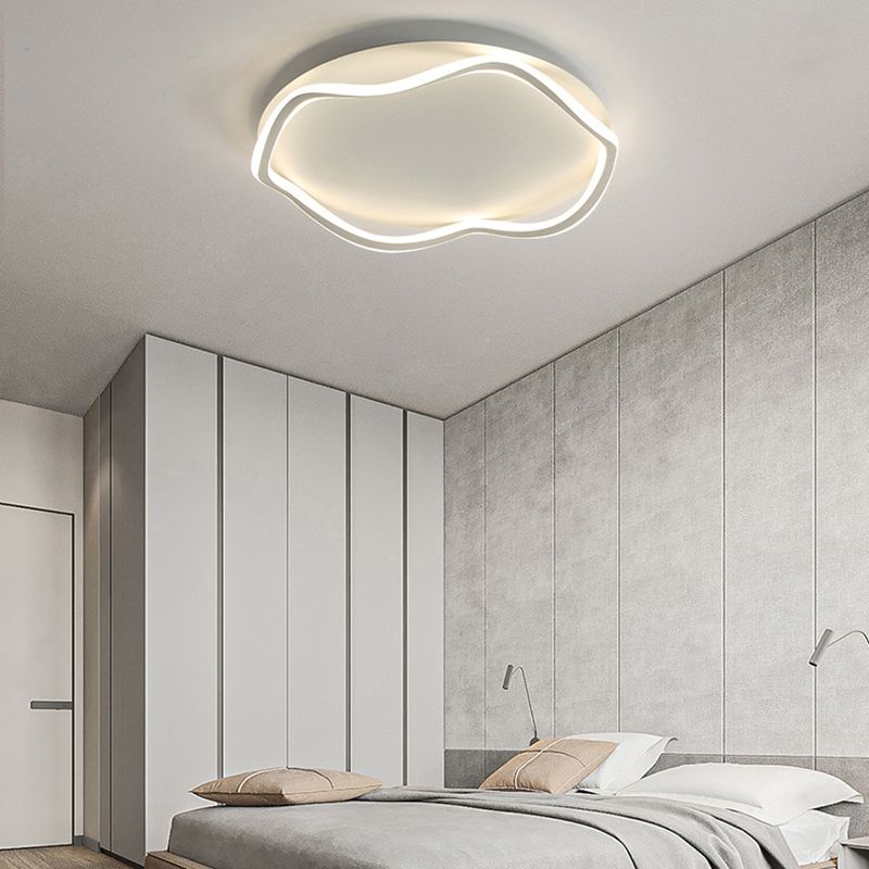 Metal Geometric Shape Flush Ceiling Light Modern Style 1 Light Flush Mount Light Fixture
