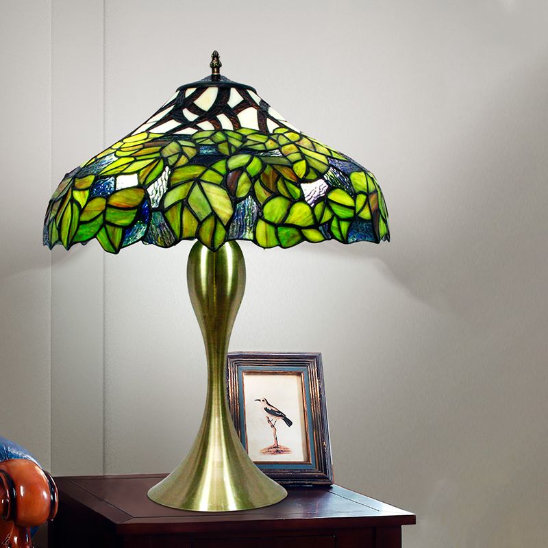 1-Head Barn Night Light Antique Green Handcrafted Art Glass Desk Lamp with Tree Pattern