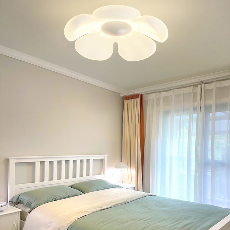 LED Modern Flush Mount Flower Shape Ceiling Light with Plastic Shade for Living Room