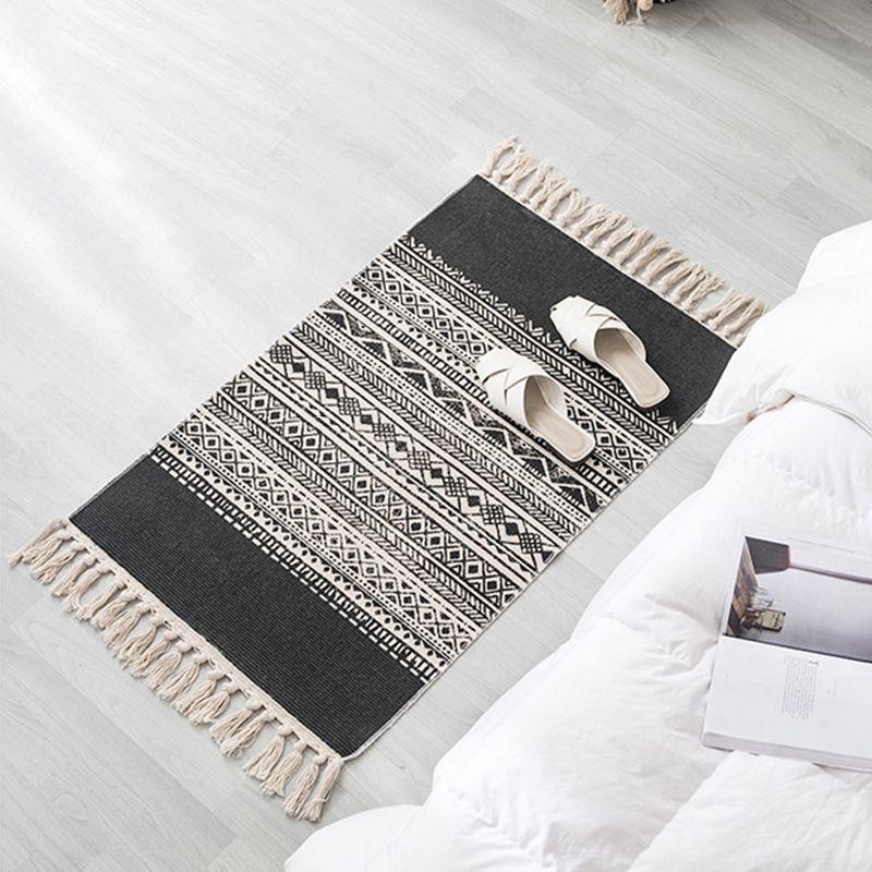 Beige Bohemian Rug Cotton Ethnic Pattern Carpet Fringe Indoor Rug for Home Decoration