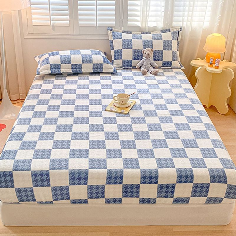 Trendy Bed Sheet Orange Printed Wrinkle-Free Non-Pilling Fade Resistant Flannel Sheet