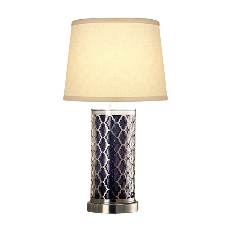 Metal Nickel Finish Table Lamp Cylindrical Quatrefoil Cage 1-Light Rural Nightstand Light with Fabric Lampshade