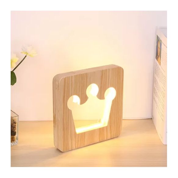 Modern Cute Crown Desk Light Wood Desk Lamp in Beige for Study Room Child Bedroom