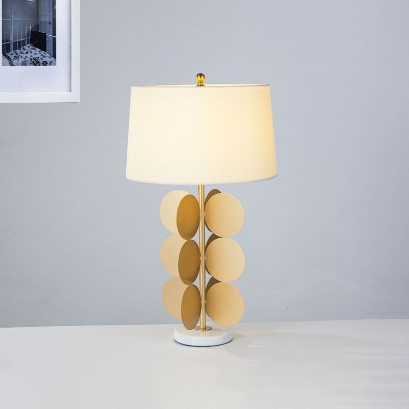 Gold 4-Side Round Night Light Vintage 1 Head Metal Table Lamp with White Fabric Shade for Hotel