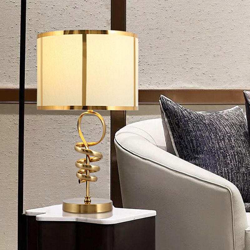 Barrel Living Room Desk Light Retro Fabric 1-Head Brass Night Table Lamp with Twisted Base Design