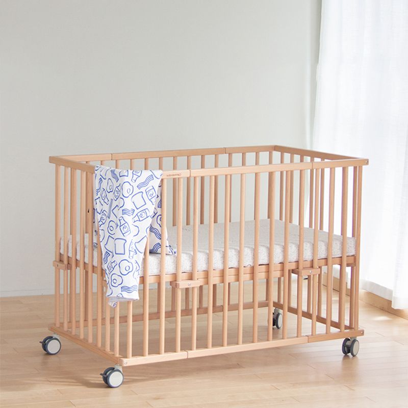 Convertible Crib Baby Crib Beech Wood Nursery Crib with Casters