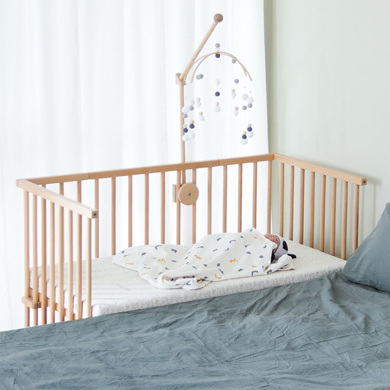 Convertible Crib Baby Crib Beech Wood Nursery Crib with Casters