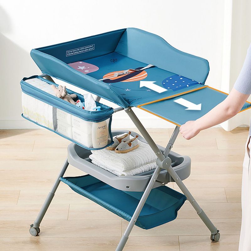 Modern Metal Baby Changing Table Flat Top Changing Table with 4 Wheels