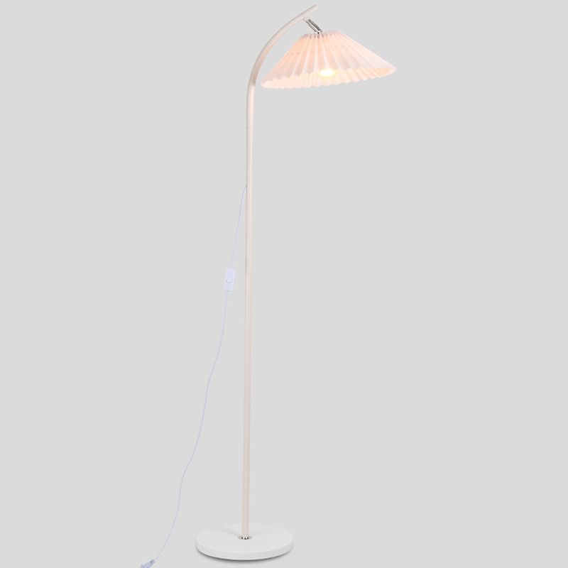 Floor Standing Lamp Modern Style Floor Light with Fabric Shade