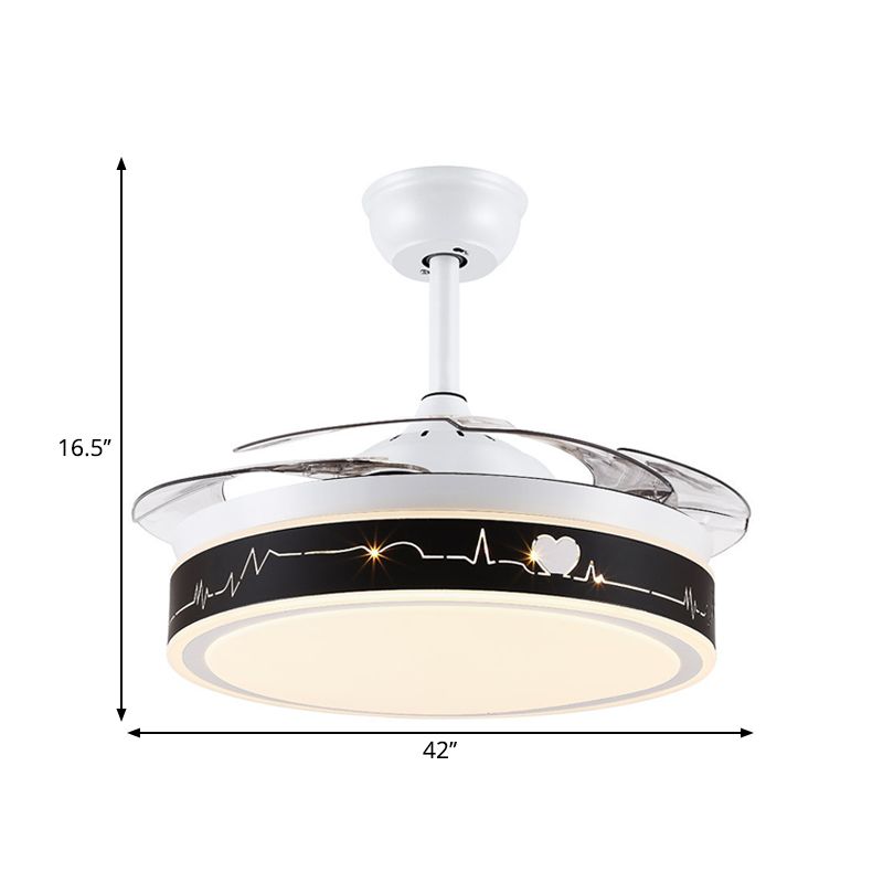 Noordse trommelhangende ventilatorlamp Acryl Daadkap 4-blade LED Semi-spoeling met hartpatroon in zwart en wit, 42 "W