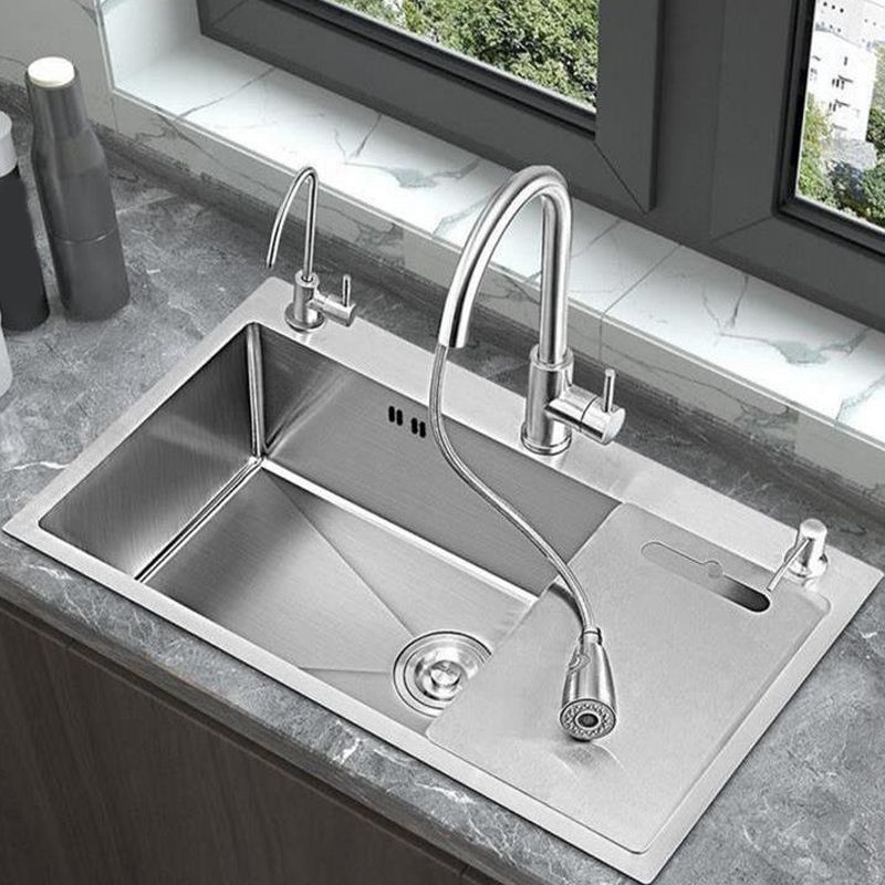 Modern Style Kitchen Sink Overflow Hole Detail Kitchen Sink with Soap Dispenser