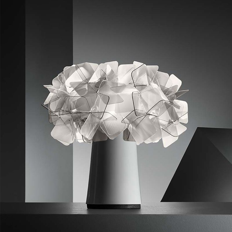 Origami Flower Metal Noche Lámpara LED Decorative Accent Light para sala de estar