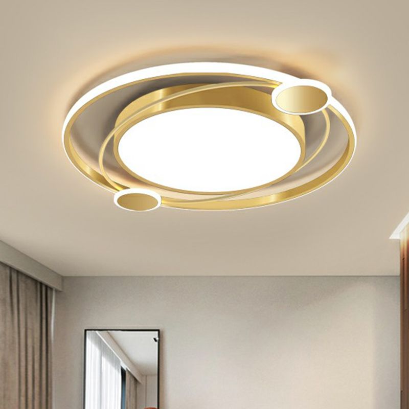 Lampada da soffitto a LED circolare in metallo minimalista con finitura dorata per camera da letto