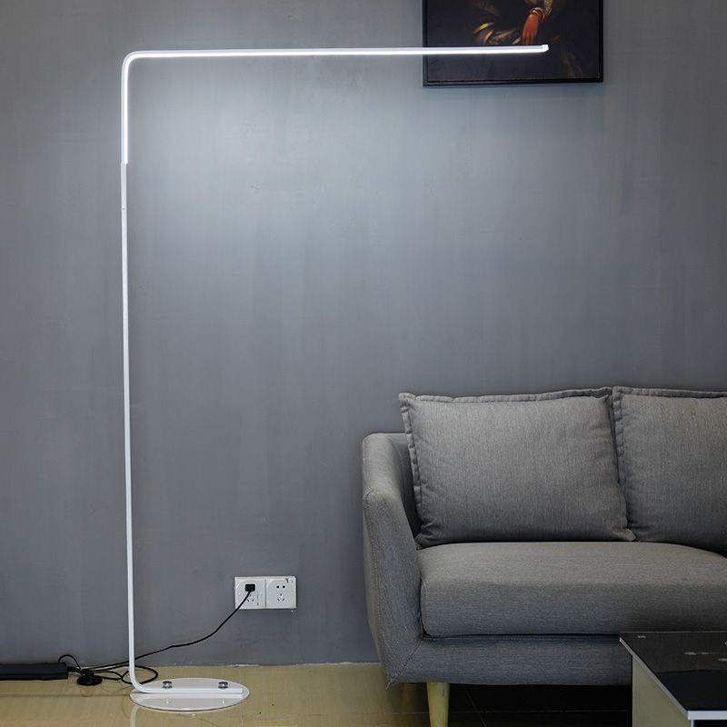 Metallic Triangle-Shaped Reading Floor Light Nordic Black/White LED Stand Up Lamp for Bedroom