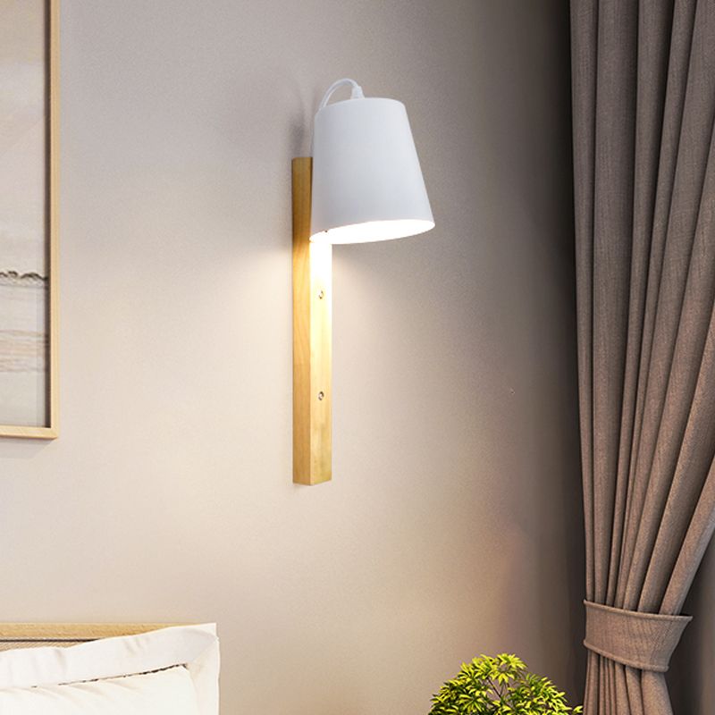 Lámpara de pared de campana de metal moderna 1 cabeza de luz negra/blanca luminosa con placa posterior de madera rectangular