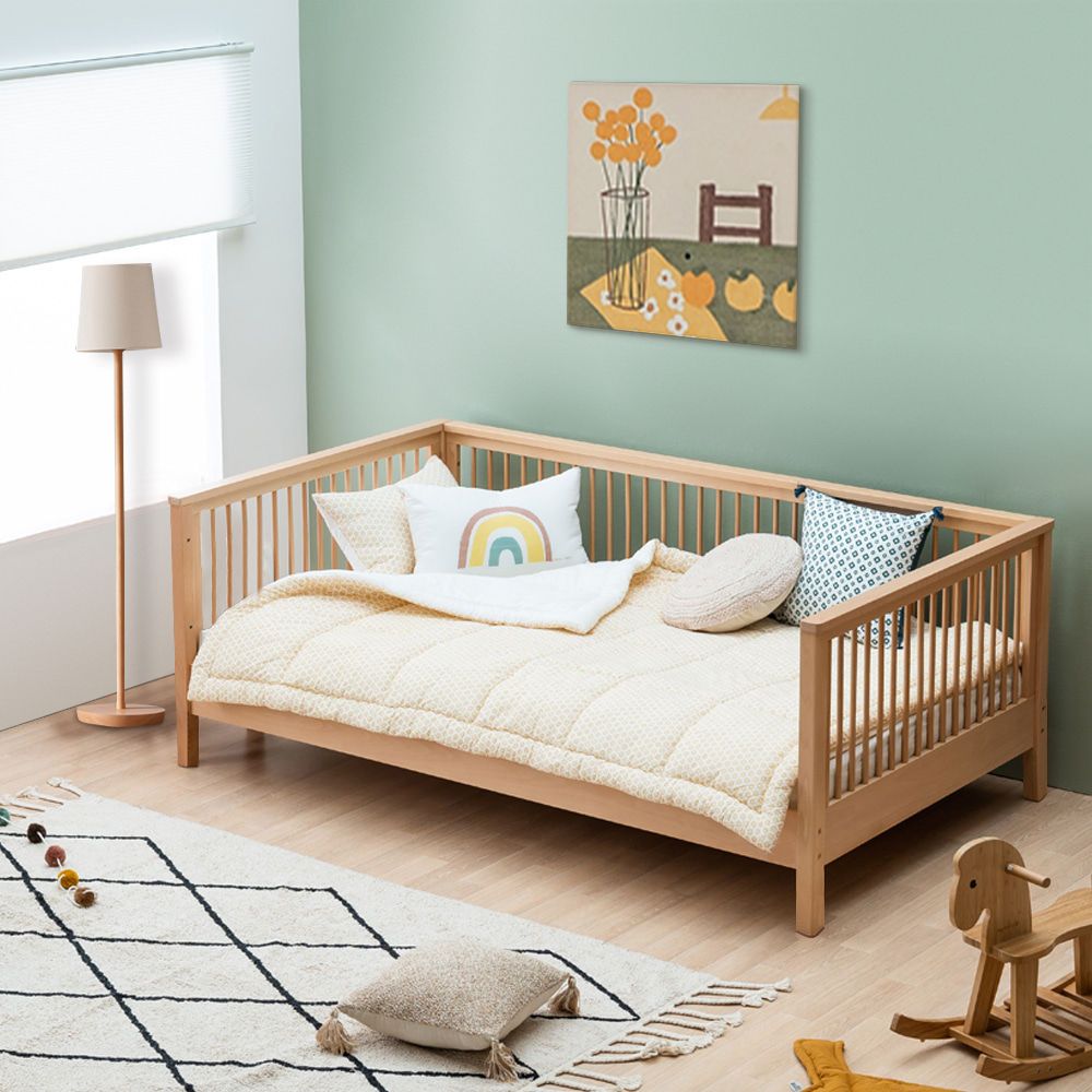 Contemporary Solid Wood Nursery Crib with Guardrail for Bedroom