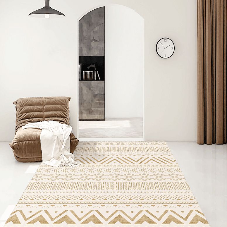 White Tone Vintage Indoor Rug Polyester Tribal Print Carpet Easy Care Rug for Home Decoration