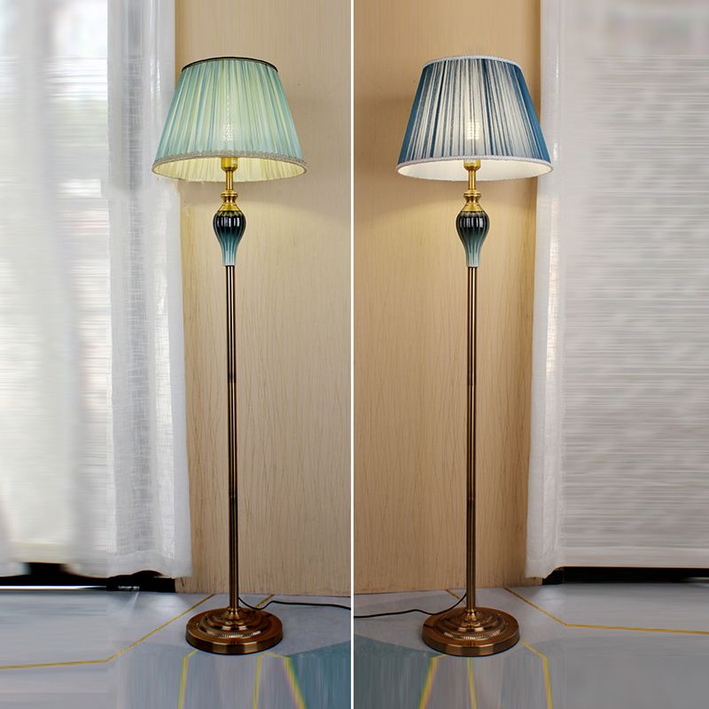 Modern Floor Lamp Household Floor Lighting Fixture with Fabric Shade for Sitting Room