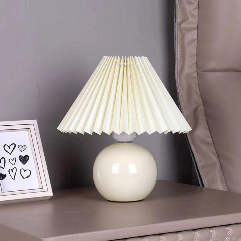 Nordic Style Ceramics Table Lampe Umbrella Shape Bulb Table Colorful Table Light pour la chambre